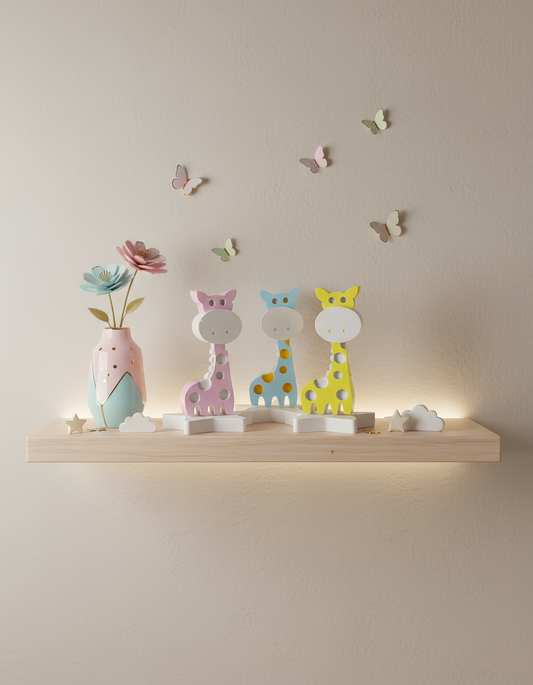 Mărturie decorativă girafă roz — Figurină handmade pentru botez și aniversări