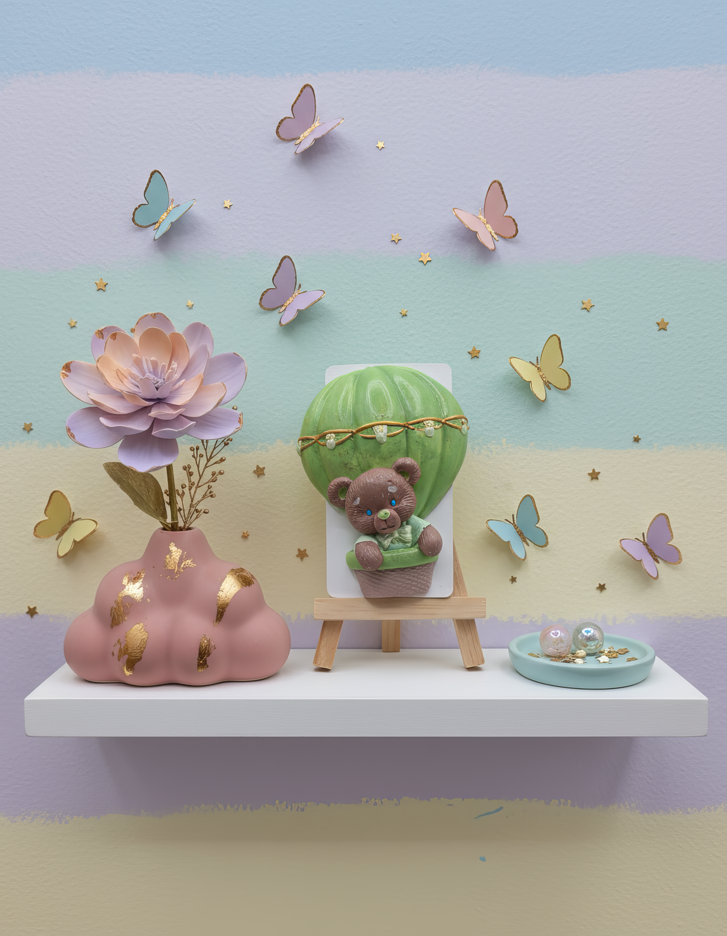 Magnet ceramic ursuleț în balon verde - mărturie handmade, ambalaj inclusă