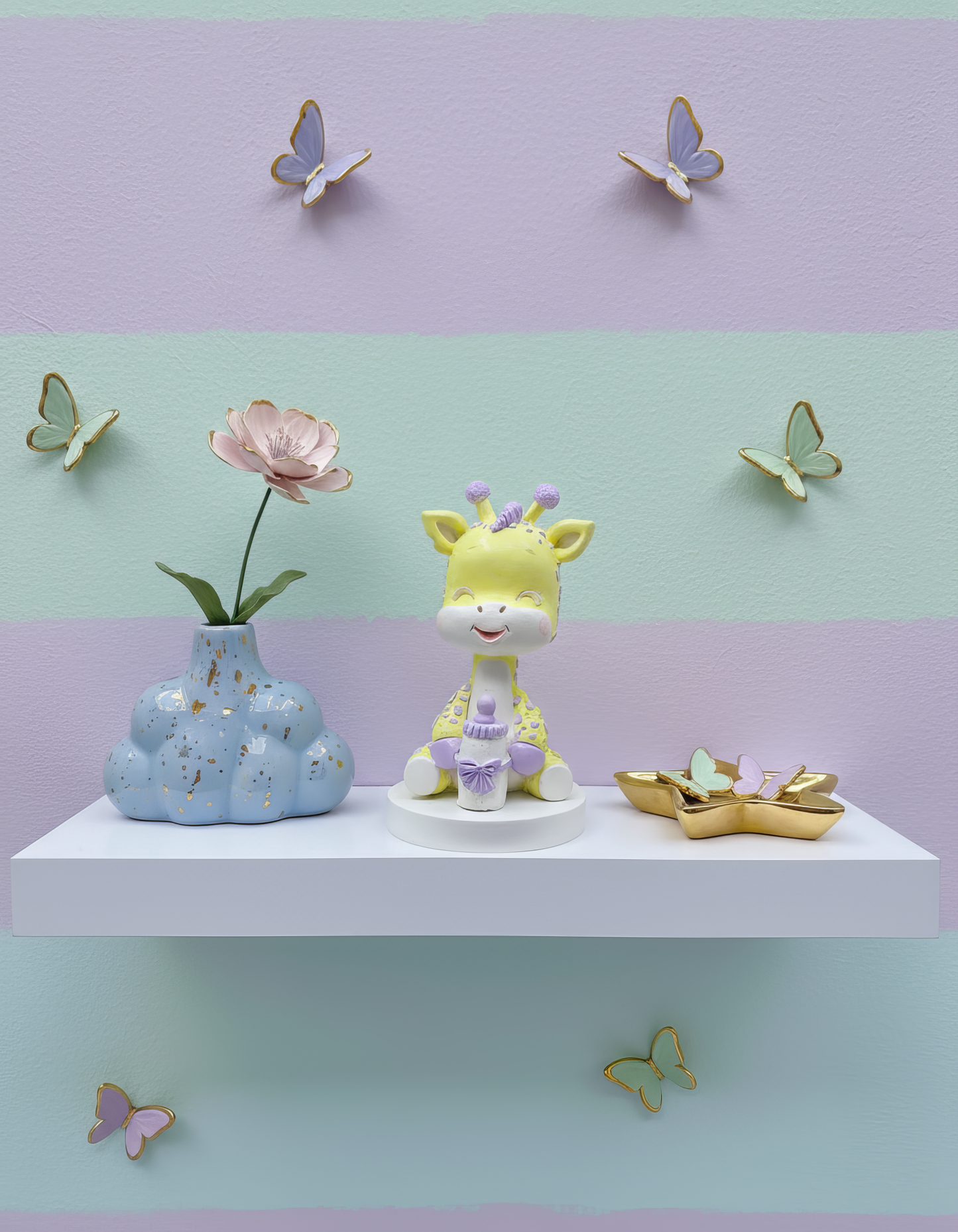 Figurină decorativă girafă pastel, handmade, pictată 
manual, ideală pentru aniversări”