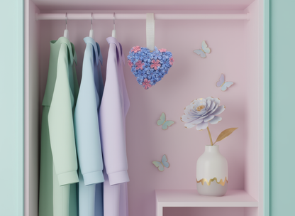 Deodorant decorativ dulap inimă florală cu flori albastre 
și roz