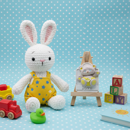 Mărturie ursuleț ceramic 
Love, prezentare pastel cu jucării și baloane