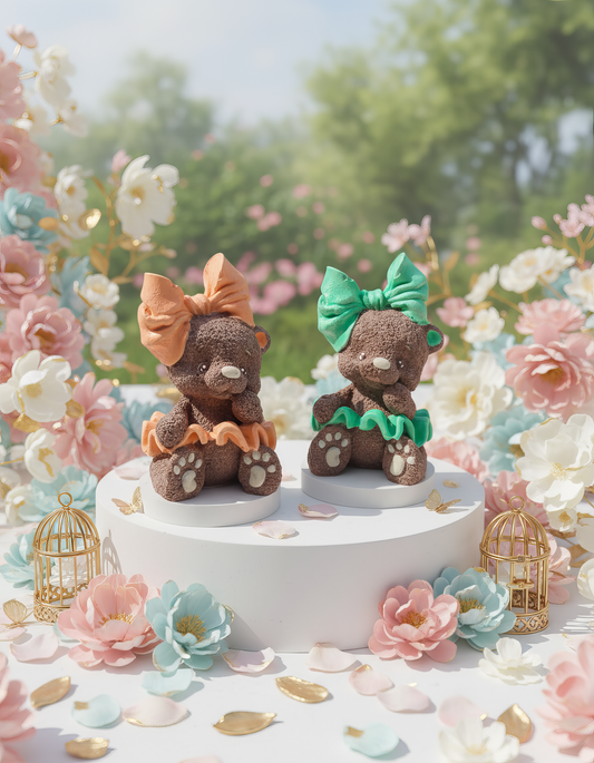 Ursuleț cu fundiță portocalie - ceramică handmade, cutiuță cadou inclusă