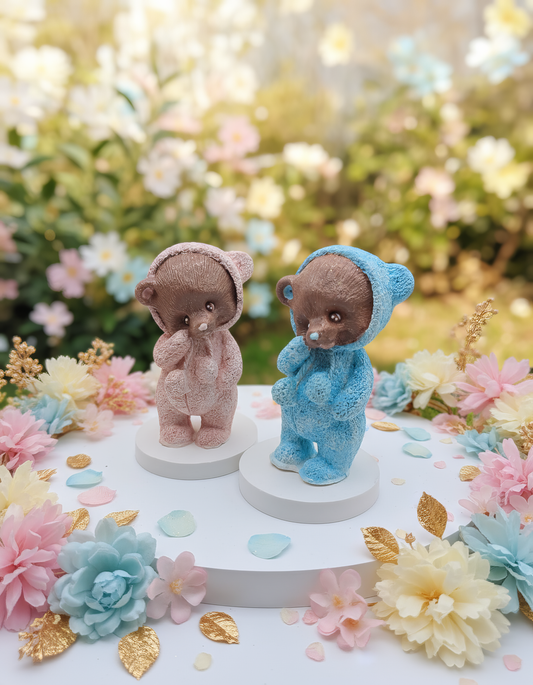 Ursuleț în hăinuță pastel (roz/albastru) - ceramică handmade, cutiuță cadou inclusă