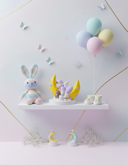 Îngeraș adormit pe lună cu ursuleț - figurină ceramică handmade, cutiuță inclusă