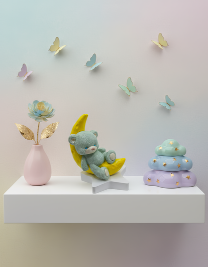 Ursuleț pe lună pastel - figurină ceramică handmade, cutiuță cadou inclusă